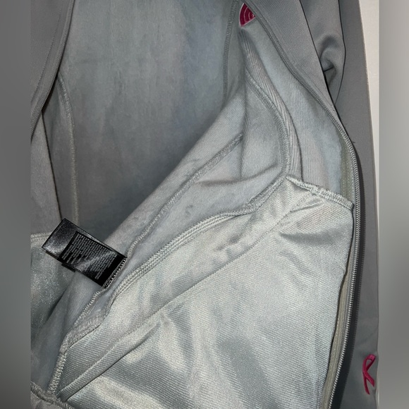 The North Face women’s sweater. - Picture 5 of 5